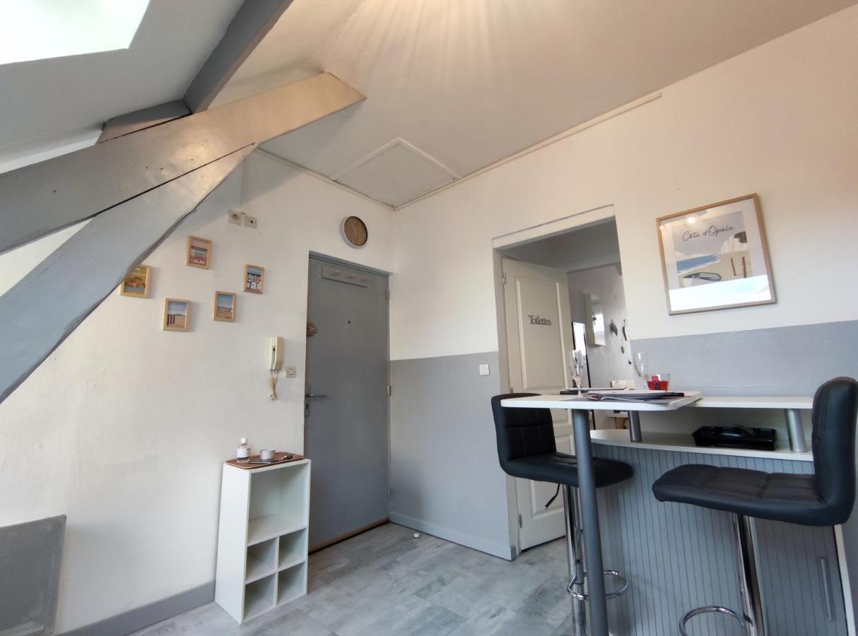 Joli Petit T2 Terrasse Proche Du Phare Daire Calais Dış mekan fotoğraf